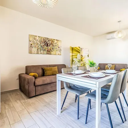 Apartment Granello Di Sole By Interhome *